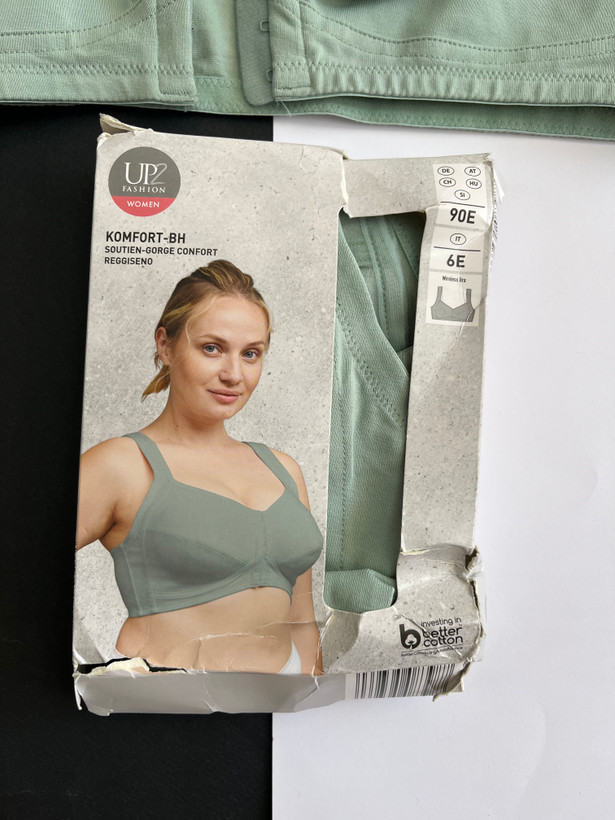 سوتین نخی بدون فنر برند UP2FASHION سایز 85E و 90E و 90D از جلو قزن میخورد سفید و سبز
