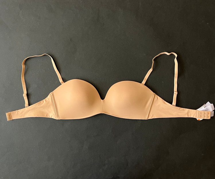 سوتین کاپ نازک برند اسمارا esmara سایز 85C و 80B کرم و مشکی دکلته و بند دار قابل استفاده است